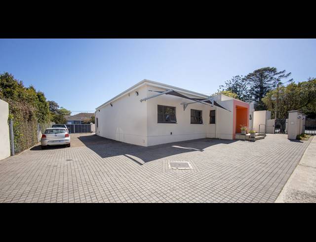 686M² BUSINESS CENTRE FOR SALE IN SOUTHERNWOOD